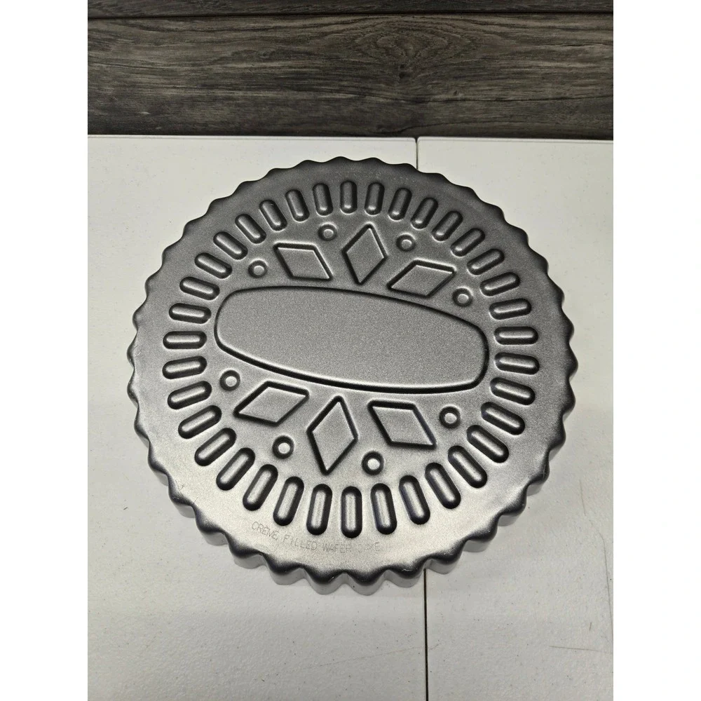 Nordic Ware Creme Filled Wafer Cake Pan Black Cast Aluminum Sandwich Cookie Mold